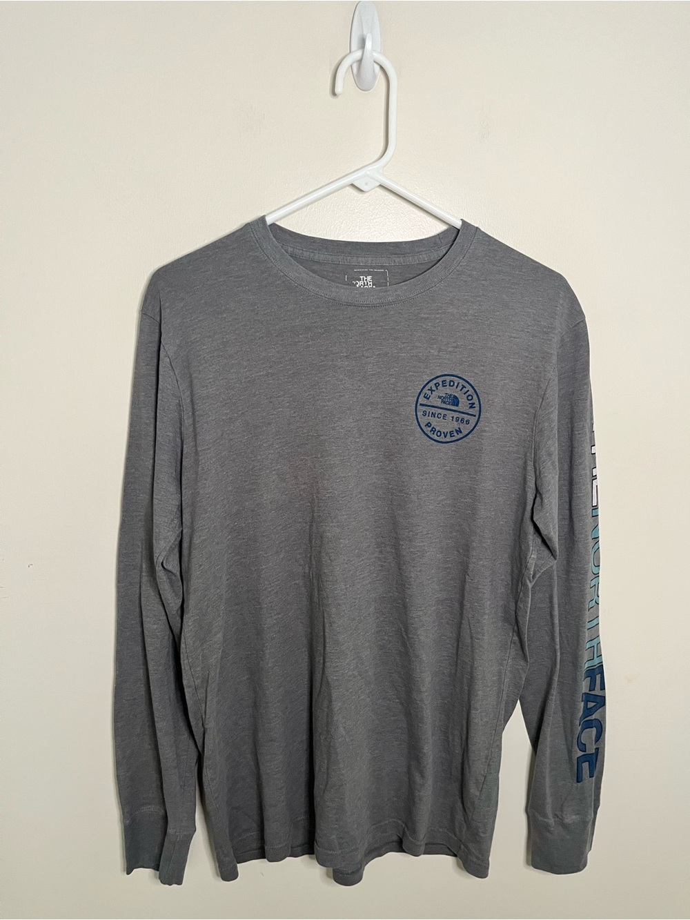 Men’s Grey North Face Long-Sleeved T-Shirt Size: Small